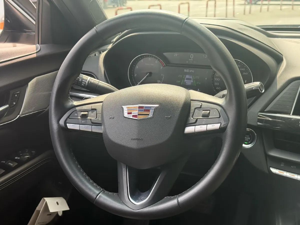 2022 Cadillac CT4 2.0T 237HP L4 8AT,autocango,china used car exporter,china ev exporter,chinese used car exporter,chinese used ev exporter