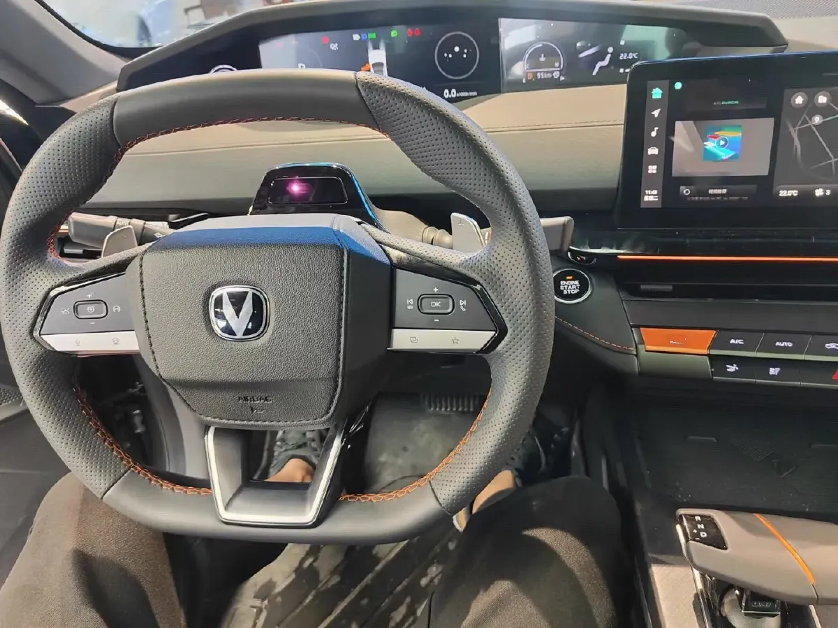 2022 ChangAn UNI-V 1.5T 188HP L4 7DCT,autocango,china used car exporter,china ev exporter,chinese used car exporter,chinese used ev exporter