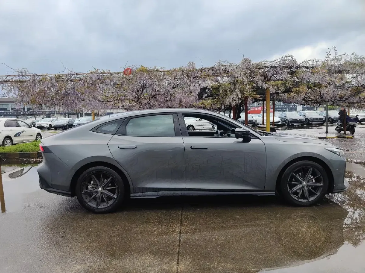 2022 ChangAn UNI-V 1.5T 188HP L4 7DCT,autocango,china used car exporter,china ev exporter,chinese used car exporter,chinese used ev exporter