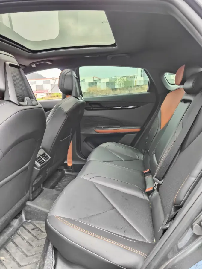 2022 ChangAn UNI-V 1.5T 188HP L4 7DCT,autocango,china used car exporter,china ev exporter,chinese used car exporter,chinese used ev exporter