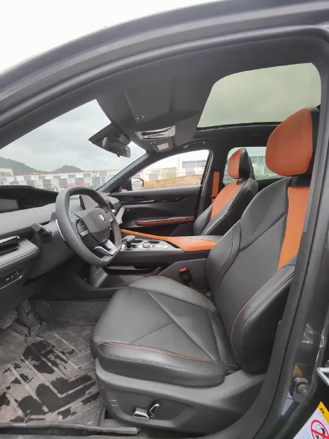 2022 ChangAn UNI-V 1.5T 188HP L4 7DCT,autocango,china used car exporter,china ev exporter,chinese used car exporter,chinese used ev exporter