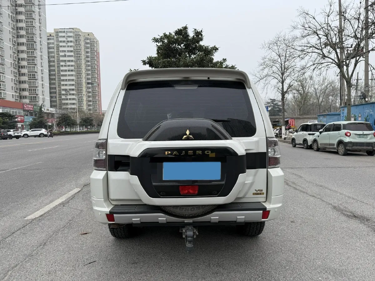 2020 Mitsubishi Pajero 3.0L 174HP V6 5AT,autocango,china used car exporter,china ev exporter,chinese used car exporter,chinese used ev exporter