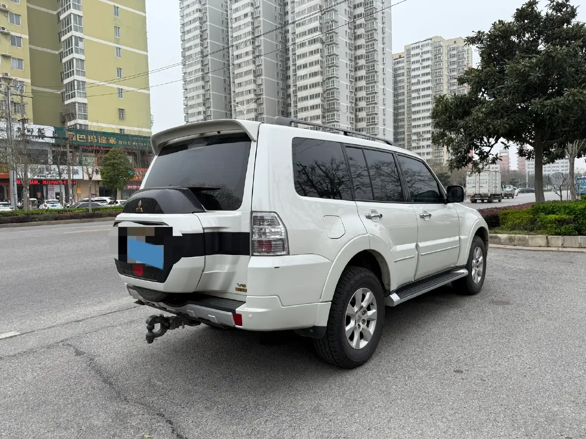 2020 Mitsubishi Pajero 3.0L 174HP V6 5AT,autocango,china used car exporter,china ev exporter,chinese used car exporter,chinese used ev exporter