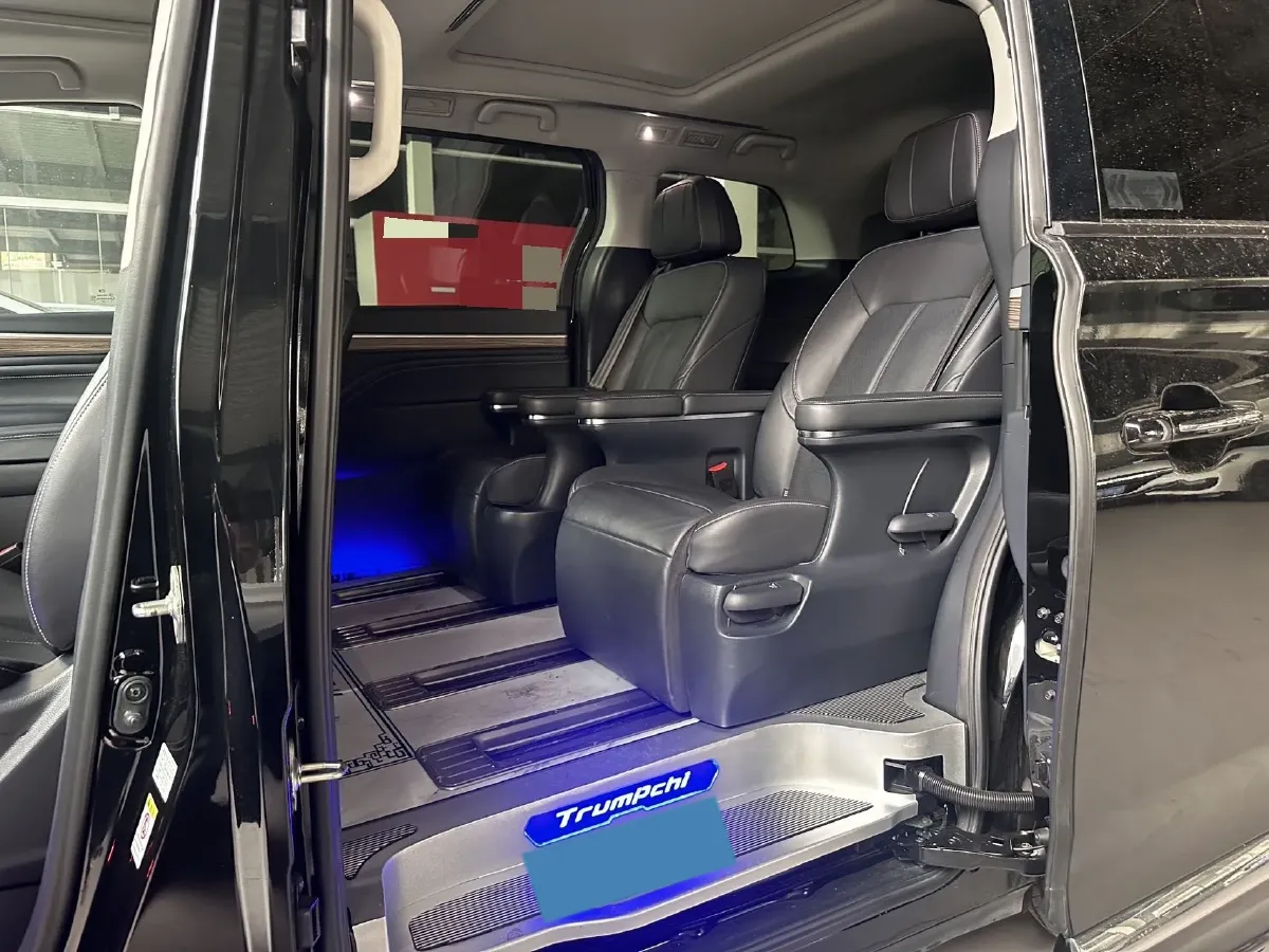 2021 GAC Trumpchi M8 2.0T 252HP L4 8AT,autocango,china used car exporter,china ev exporter,chinese used car exporter,chinese used ev exporter