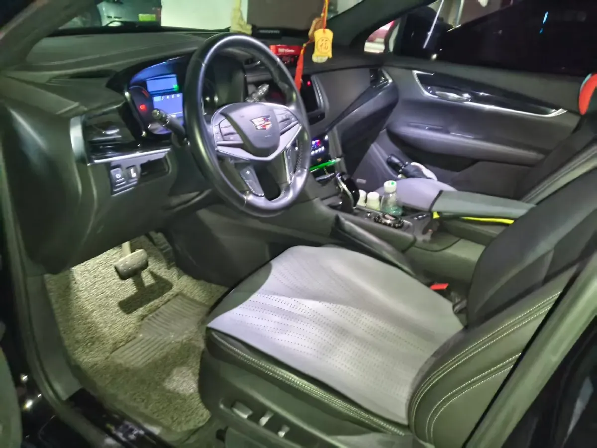 2020 Cadillac XT5 2.0T 241HP L4 9AT,autocango,china used car exporter,china ev exporter,chinese used car exporter,chinese used ev exporter