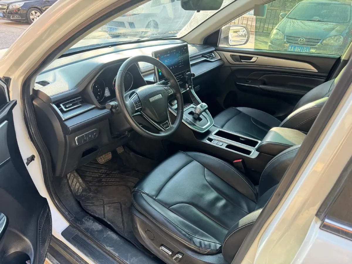 2021 Haval M6 1.5T 150HP L4 7DCT,autocango,china used car exporter,china ev exporter,chinese used car exporter,chinese used ev exporter
