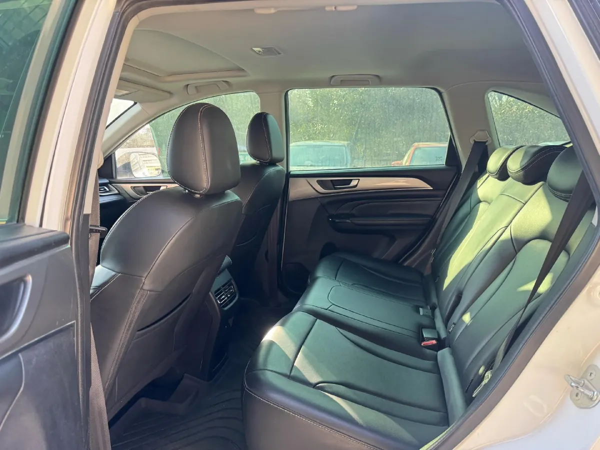 2021 Haval M6 1.5T 150HP L4 7DCT,autocango,china used car exporter,china ev exporter,chinese used car exporter,chinese used ev exporter