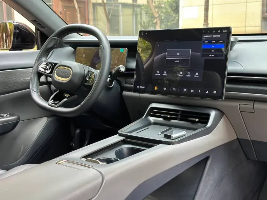 2024 LYNK&CO 07 EM-P 1.5T 163HP L4 3DHT PHEV 18.99KWH,autocango,china used car exporter,china ev exporter,chinese used car exporter,chinese used ev exporter