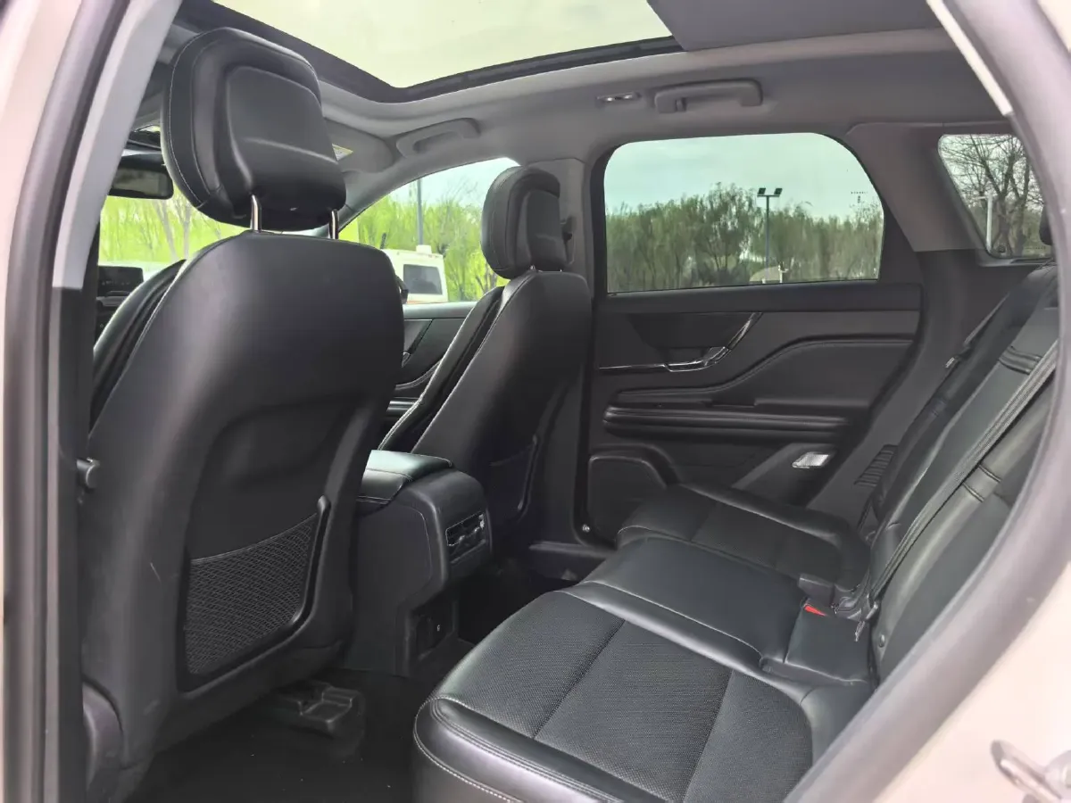 2022 Lincoln Corsair 2.0T 245HP L4 8AT,autocango,china used car exporter,china ev exporter,chinese used car exporter,chinese used ev exporter