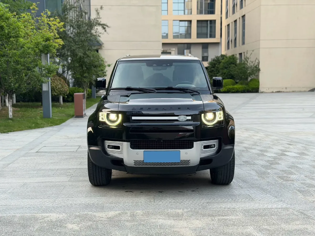 2020 Land Rover Defender 3.0T 400HP L6 8AT,autocango,china used car exporter,china ev exporter,chinese used car exporter,chinese used ev exporter