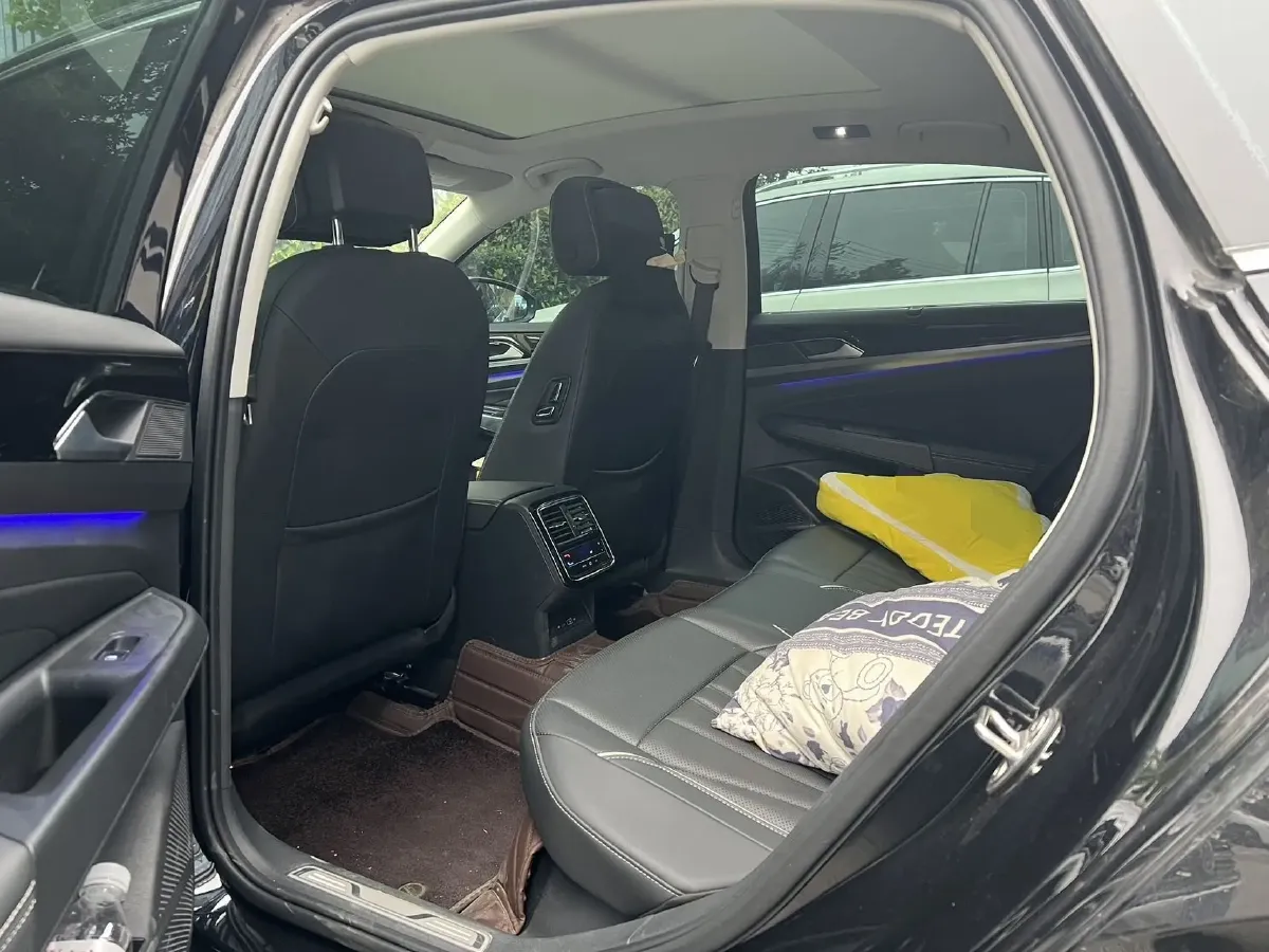 2024 Volkswagen Passat 2.0T 220HP L4 7DCT,autocango,china used car exporter,china ev exporter,chinese used car exporter,chinese used ev exporter