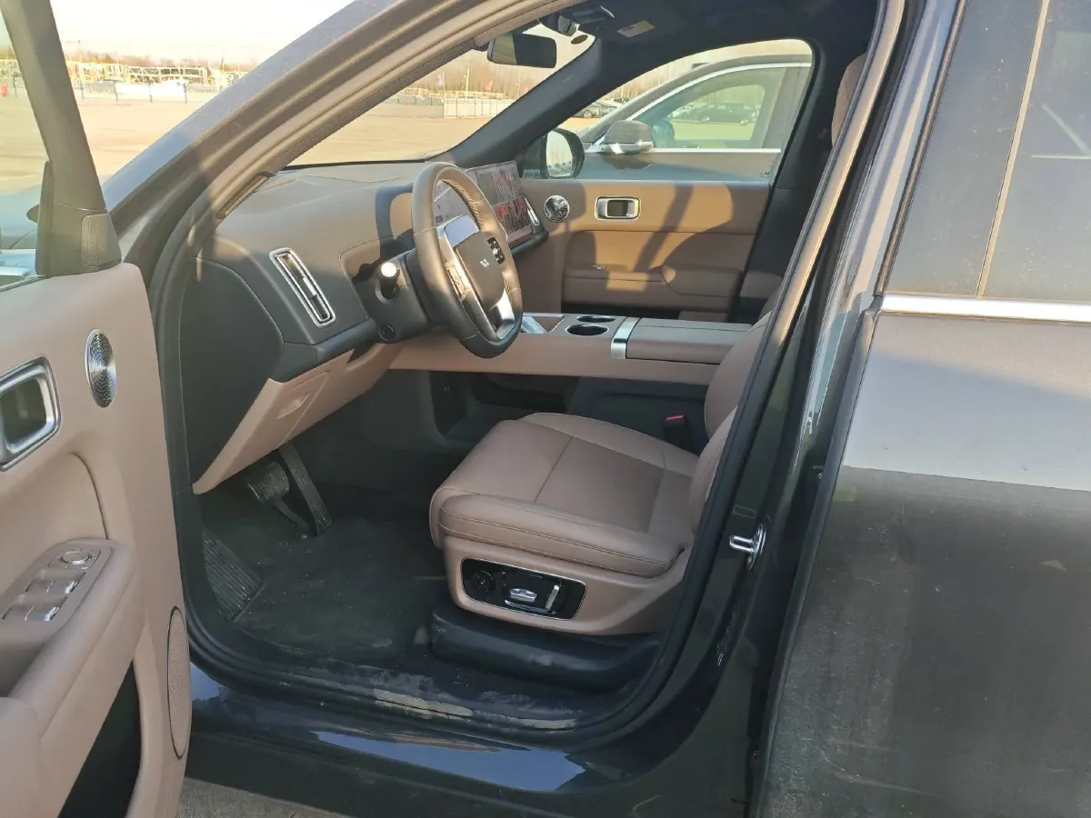 2025 Li L8 Range Extended 154HP REEV,autocango,china used car exporter,china ev exporter,chinese used car exporter,chinese used ev exporter