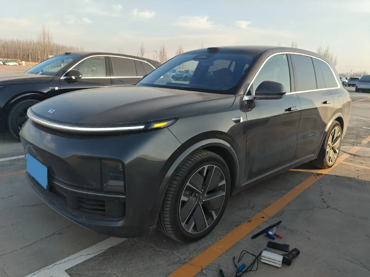 2025 Li L8 Range Extended 154HP REEV,autocango,china used car exporter,china ev exporter,chinese used car exporter,chinese used ev exporter