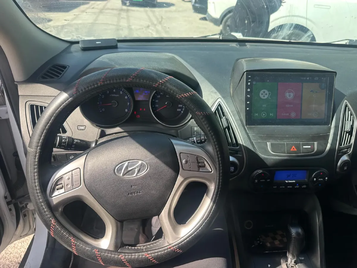 2015 Hyundai ix35 2.0L 165HP L4 6AT,autocango,china used car exporter,china ev exporter,chinese used car exporter,chinese used ev exporter