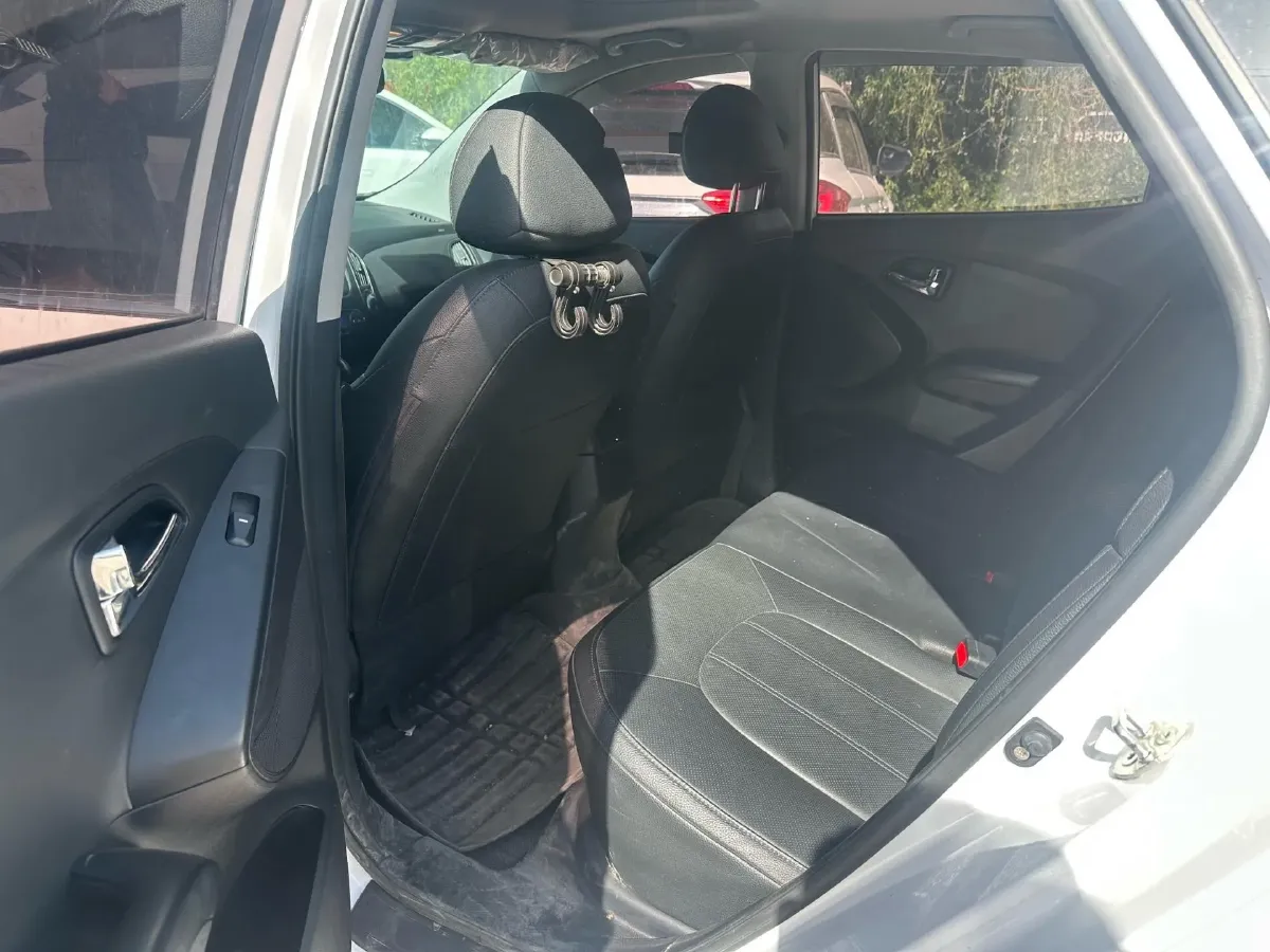 2015 Hyundai ix35 2.0L 165HP L4 6AT,autocango,china used car exporter,china ev exporter,chinese used car exporter,chinese used ev exporter