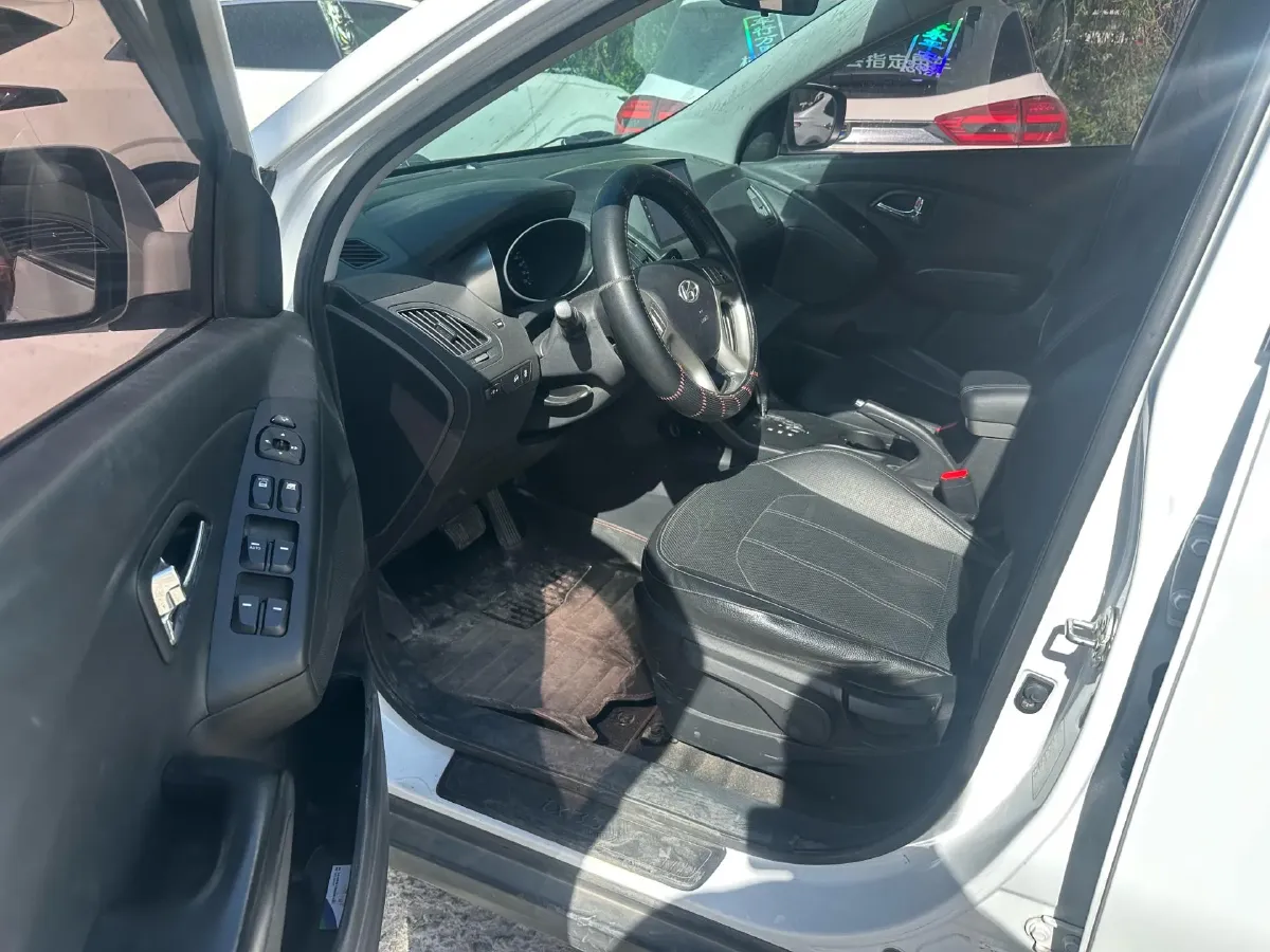 2015 Hyundai ix35 2.0L 165HP L4 6AT,autocango,china used car exporter,china ev exporter,chinese used car exporter,chinese used ev exporter