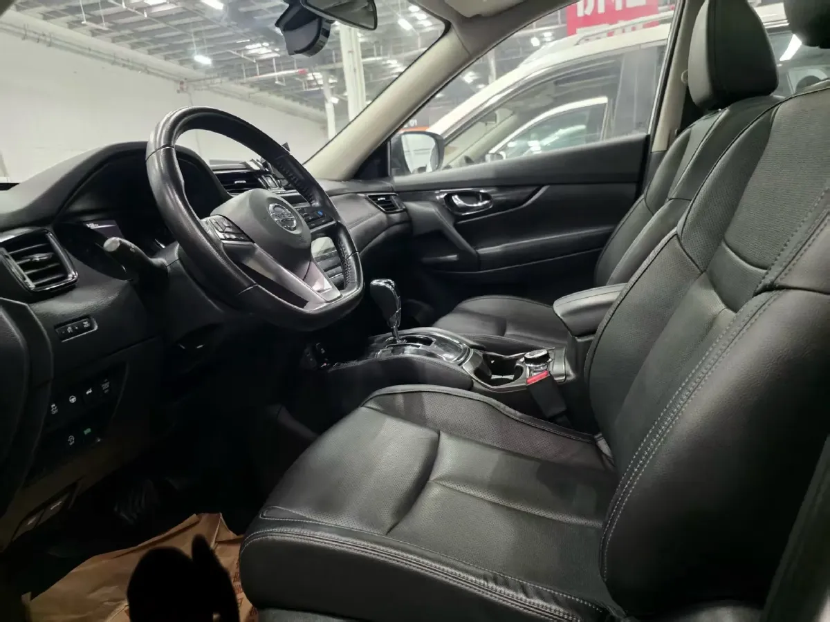 2020 Nissan X-Trail 2.5L 186HP L4 CVT,autocango,china used car exporter,china ev exporter,chinese used car exporter,chinese used ev exporter