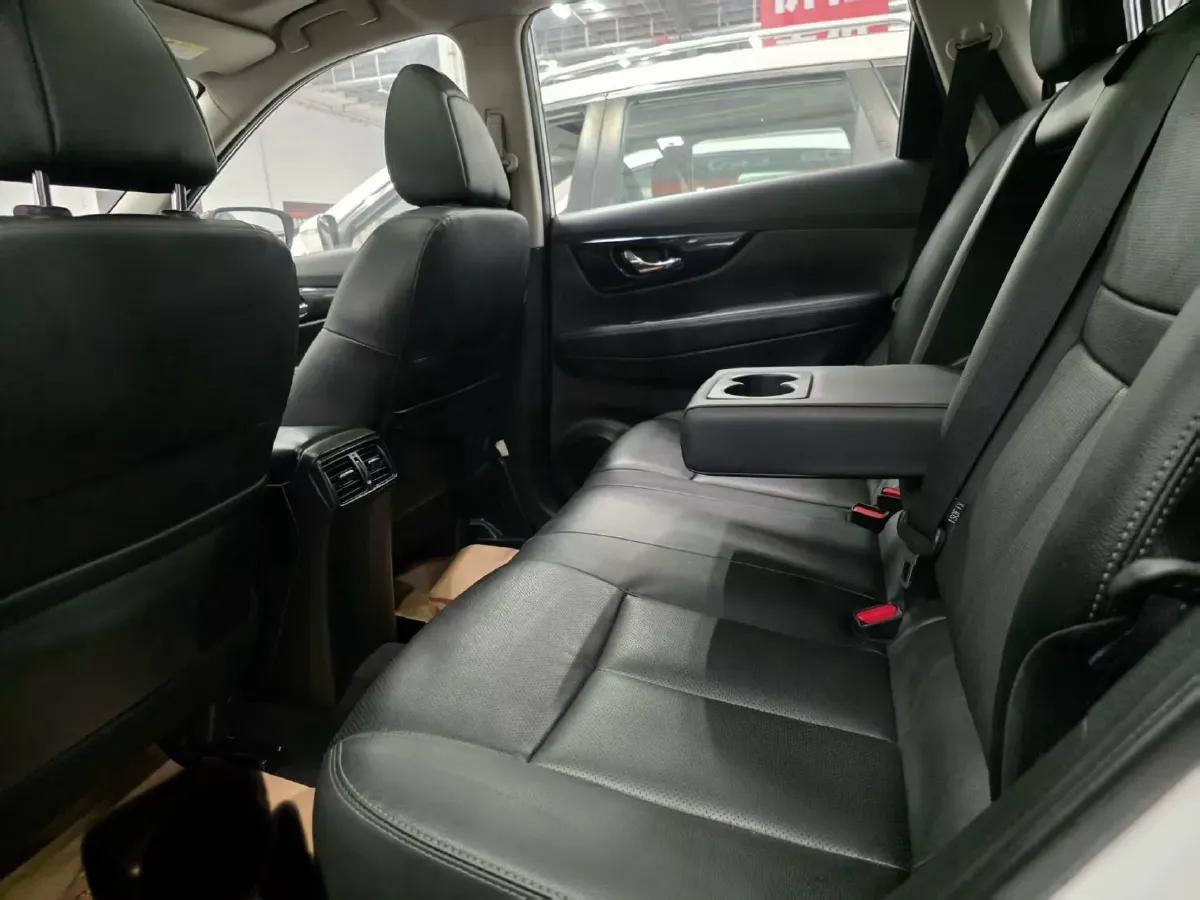 2020 Nissan X-Trail 2.5L 186HP L4 CVT,autocango,china used car exporter,china ev exporter,chinese used car exporter,chinese used ev exporter