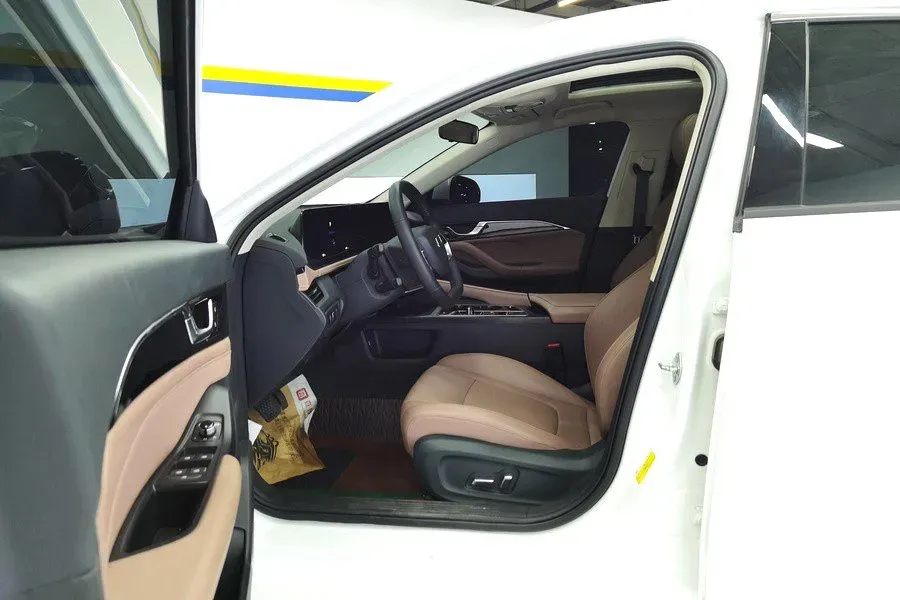 2024 Bestune B70 1.5T 169HP L4 7DCT,autocango,china used car exporter,china ev exporter,chinese used car exporter,chinese used ev exporter