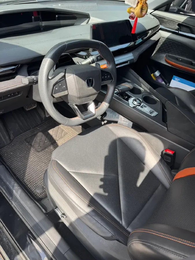 2022 ChangAn UNI-V 1.5T 188HP L4 7DCT,autocango,china used car exporter,china ev exporter,chinese used car exporter,chinese used ev exporter