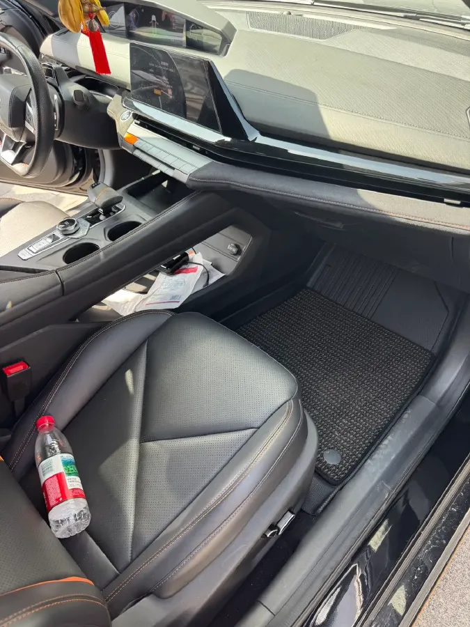 2022 ChangAn UNI-V 1.5T 188HP L4 7DCT,autocango,china used car exporter,china ev exporter,chinese used car exporter,chinese used ev exporter