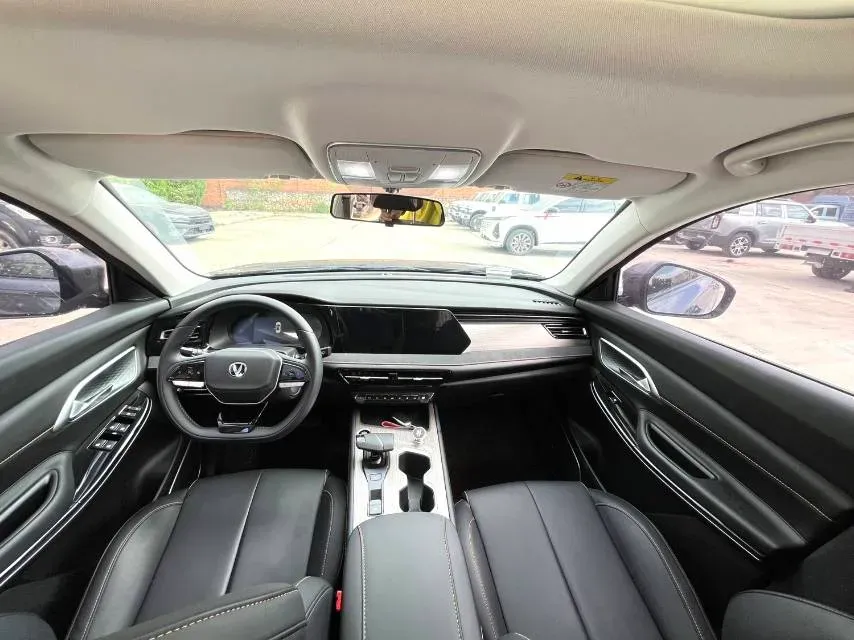 2024 ChangAn X7 PLUS 1.5T 188HP L4 7DCT,autocango,china used car exporter,china ev exporter,chinese used car exporter,chinese used ev exporter