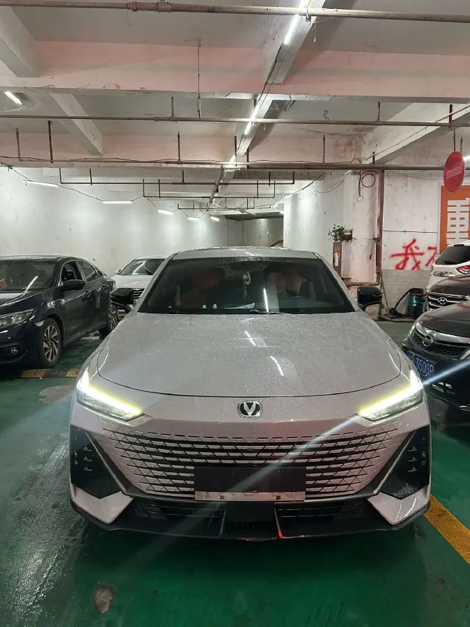2023 ChangAn UNI-V iDD 1.5T 170HP L4 6TCT PHEV 18.4KWH,autocango,china used car exporter,china ev exporter,chinese used car exporter,chinese used ev exporter