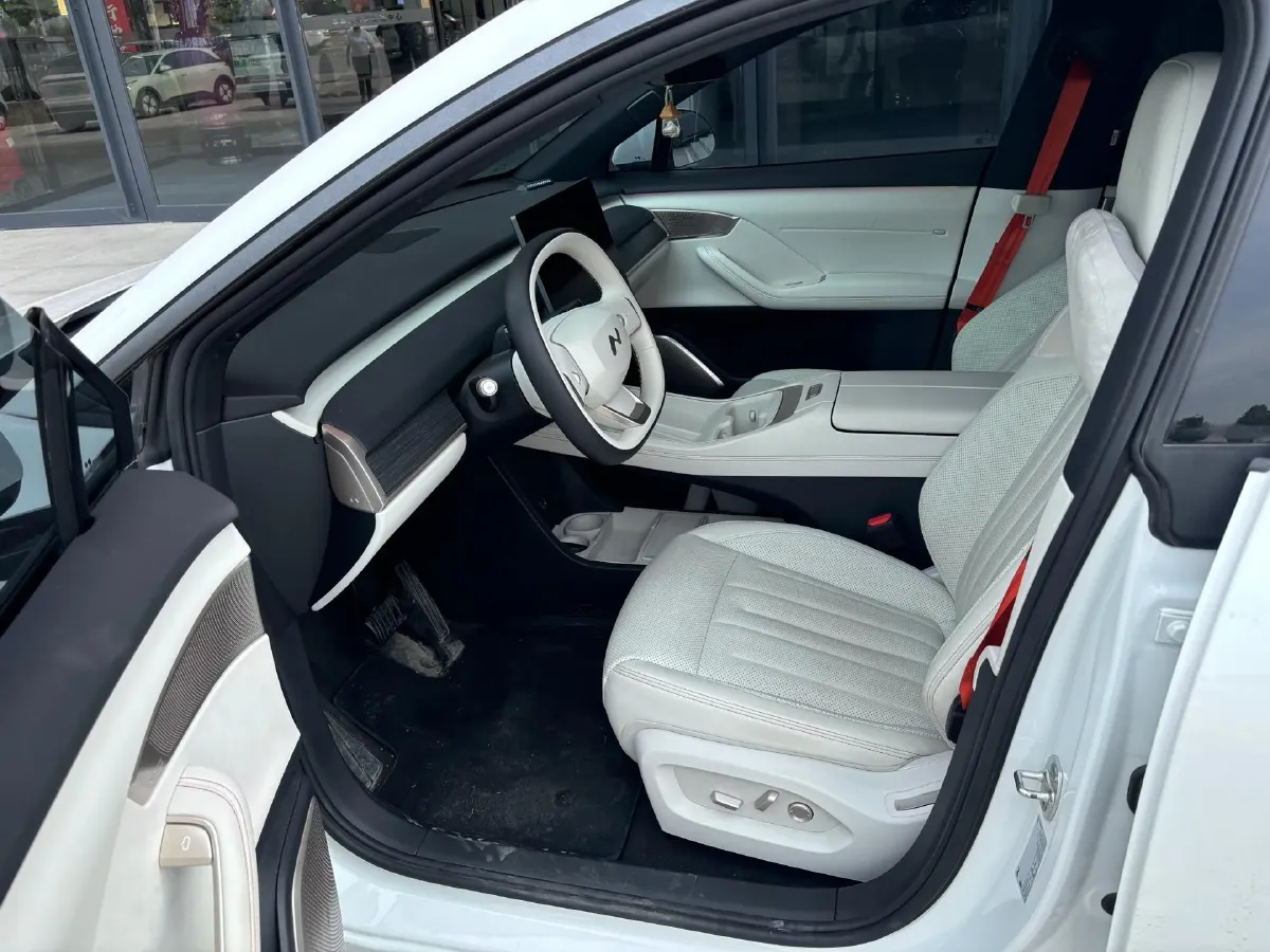 2024 IM L6 BEV 75KWH,autocango,china used car exporter,china ev exporter,chinese used car exporter,chinese used ev exporter