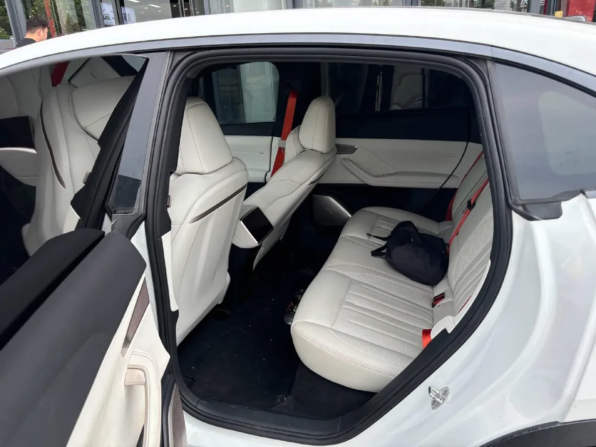 2024 IM L6 BEV 75KWH,autocango,china used car exporter,china ev exporter,chinese used car exporter,chinese used ev exporter