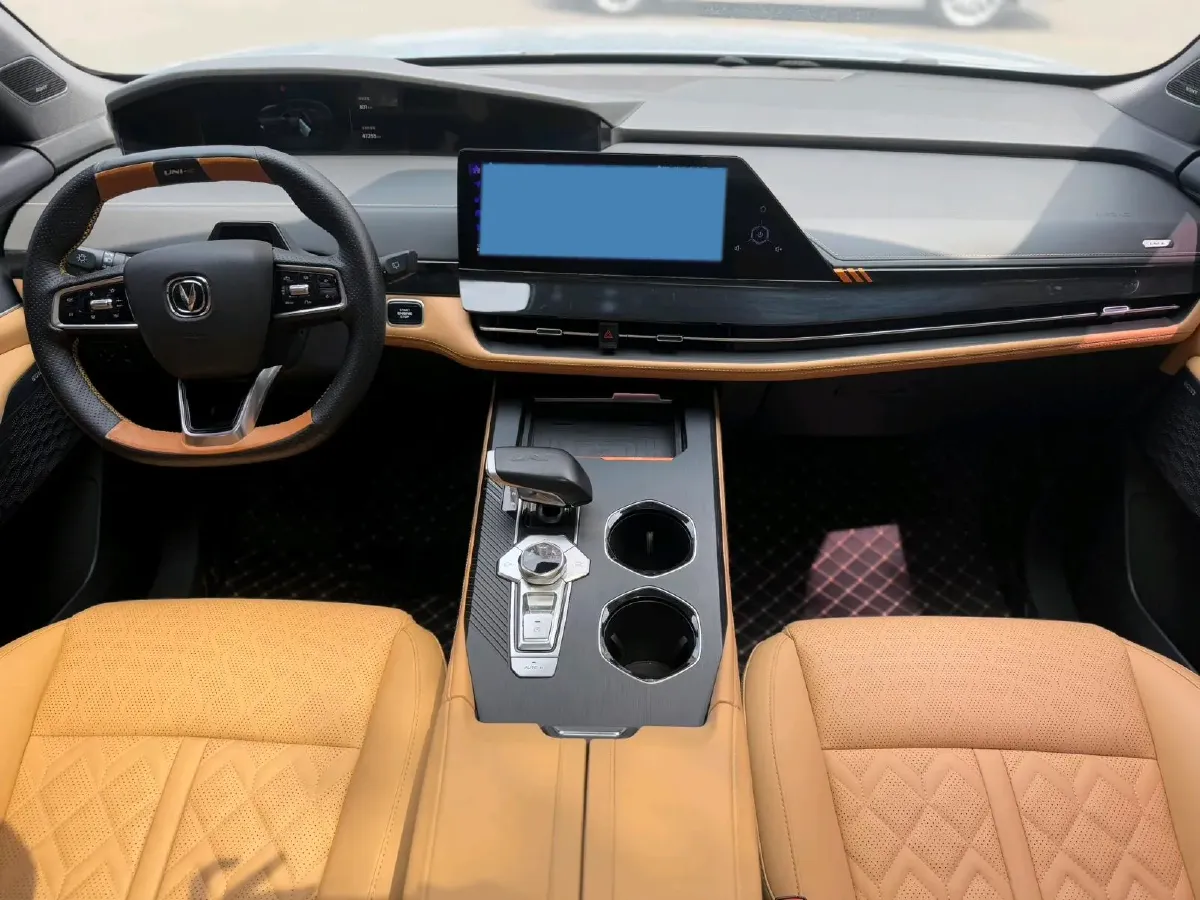 2021 ChangAn UNI-K 2.0T 233HP L4 8AT,autocango,china used car exporter,china ev exporter,chinese used car exporter,chinese used ev exporter