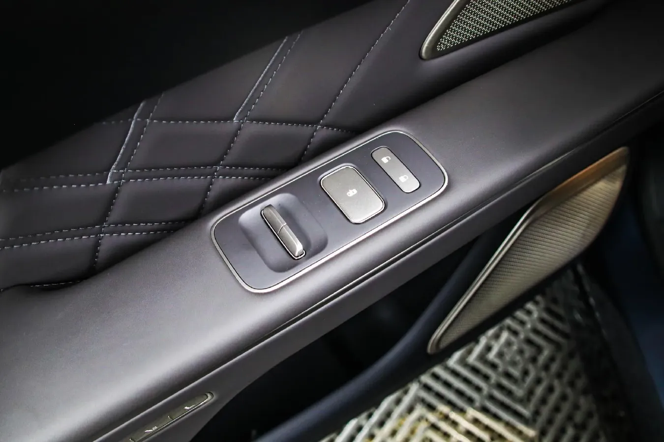 2025 NIO ET9 BEV 100KWH,autocango,china used car exporter,china ev exporter,chinese used car exporter,chinese used ev exporter