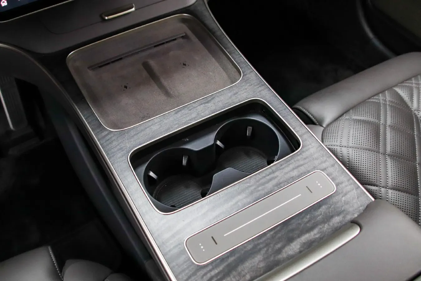 2025 NIO ET9 BEV 100KWH,autocango,china used car exporter,china ev exporter,chinese used car exporter,chinese used ev exporter