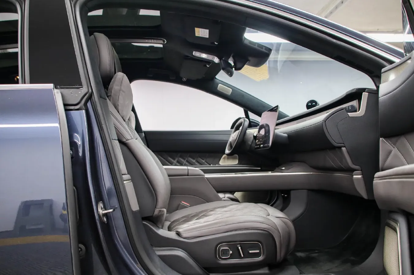 2025 NIO ET9 BEV 100KWH,autocango,china used car exporter,china ev exporter,chinese used car exporter,chinese used ev exporter