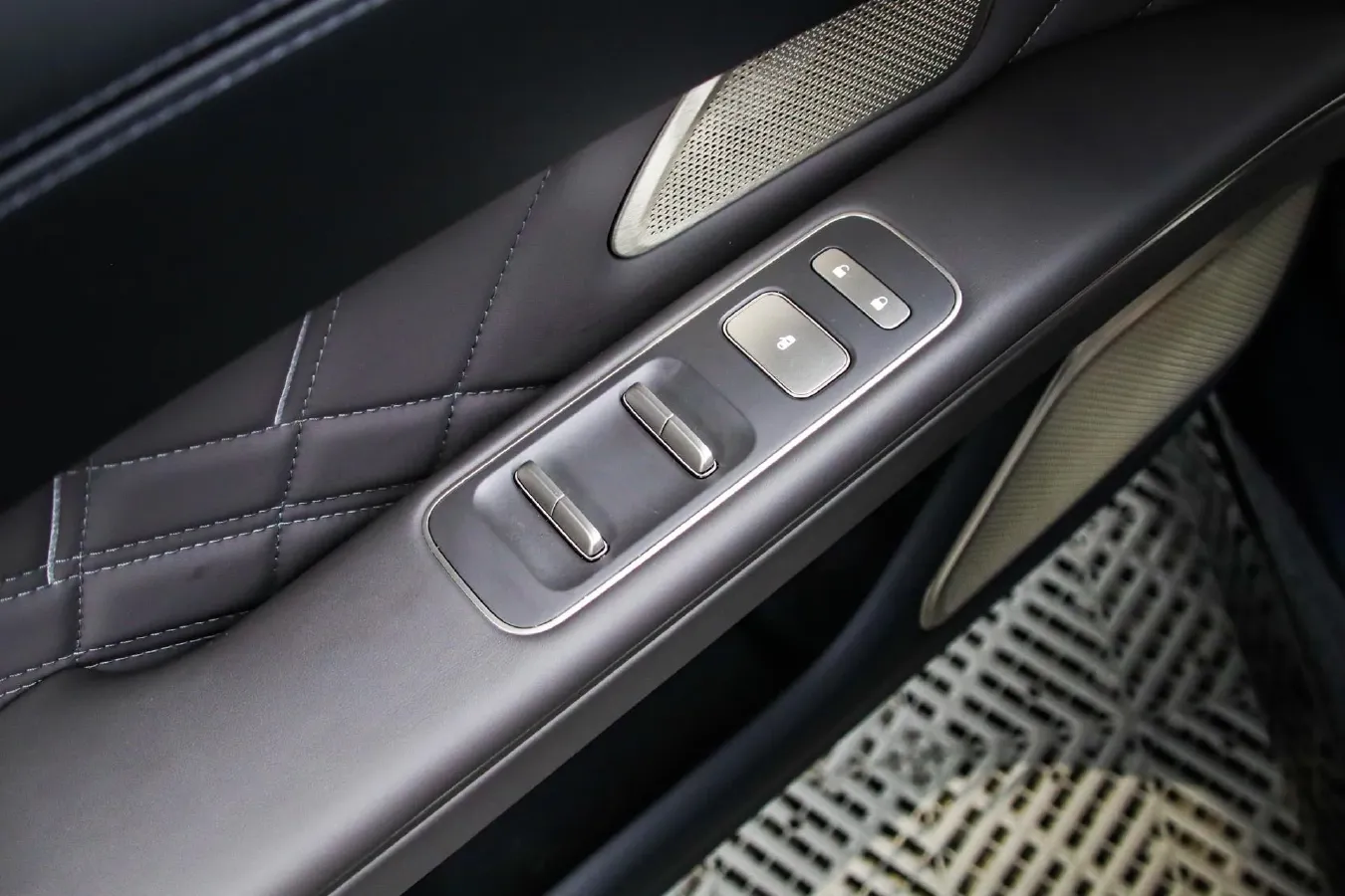 2025 NIO ET9 BEV 100KWH,autocango,china used car exporter,china ev exporter,chinese used car exporter,chinese used ev exporter