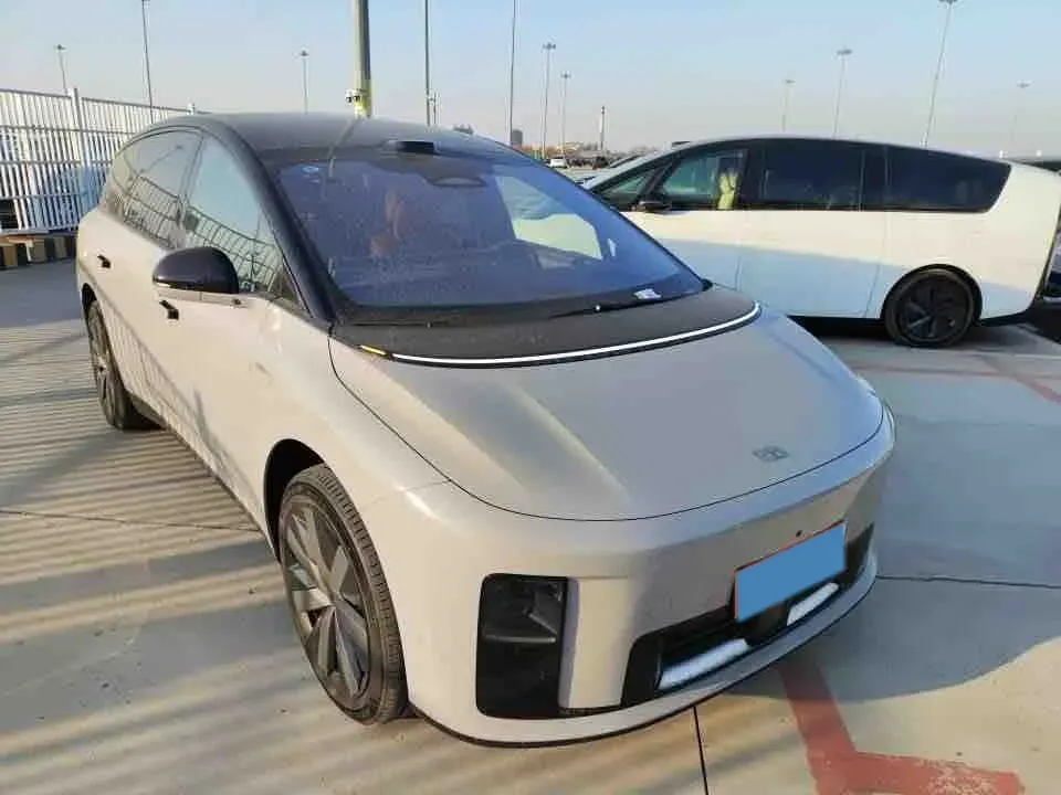 2025 Li i8 BEV,autocango,china used car exporter,china ev exporter,chinese used car exporter,chinese used ev exporter