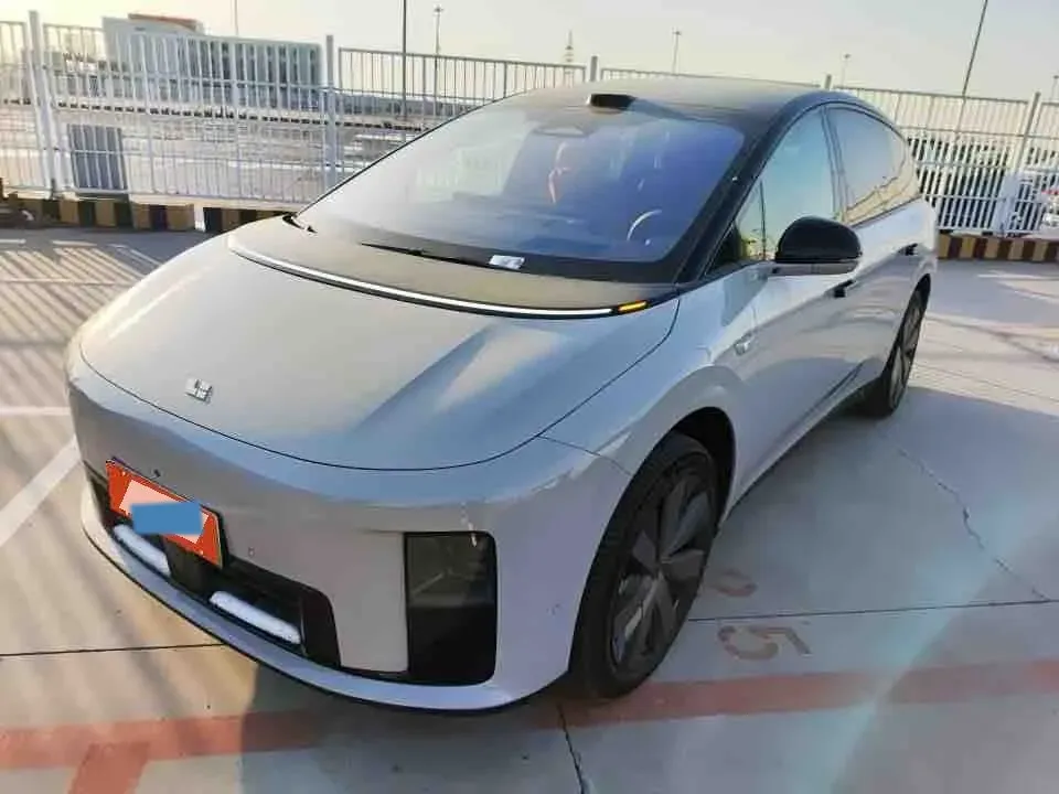 2025 Li i8 BEV,autocango,china used car exporter,china ev exporter,chinese used car exporter,chinese used ev exporter