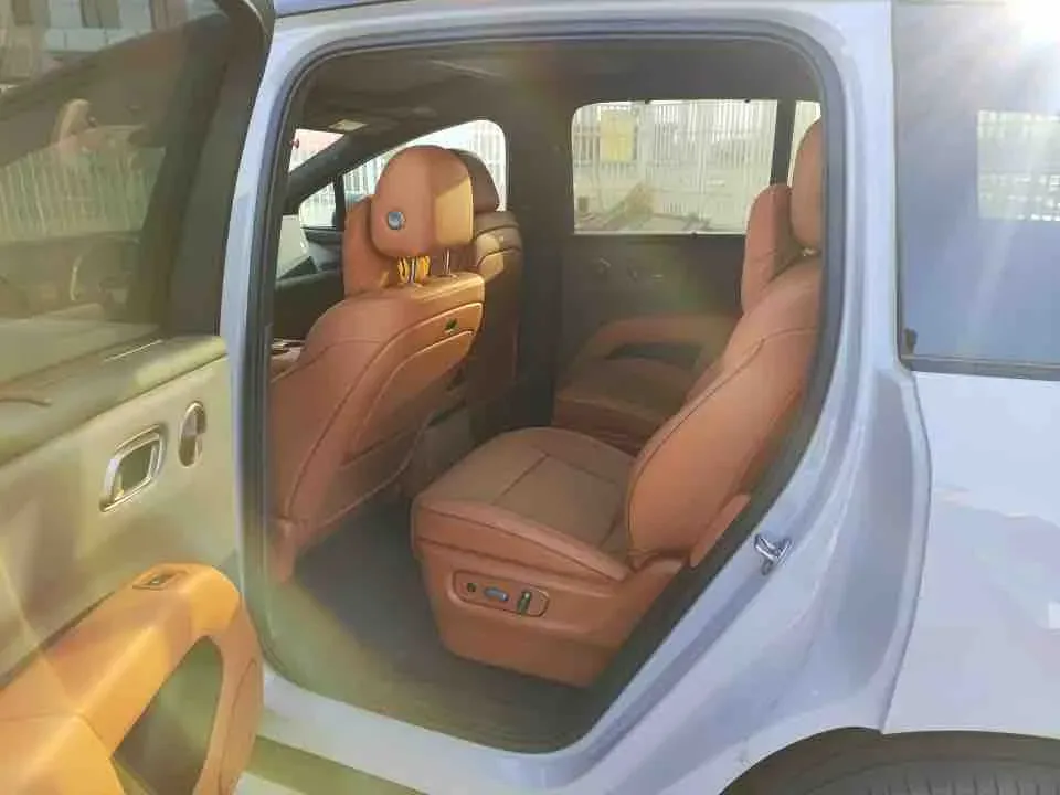 2025 Li i8 BEV,autocango,china used car exporter,china ev exporter,chinese used car exporter,chinese used ev exporter