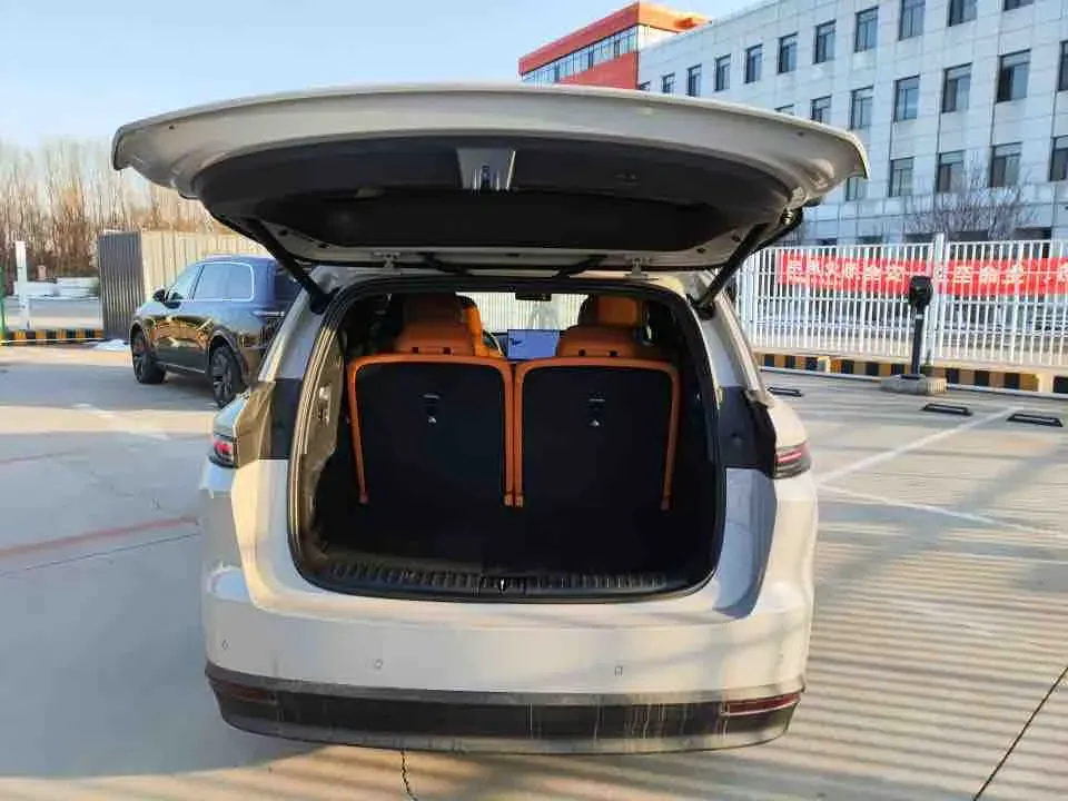 2025 Li i8 BEV,autocango,china used car exporter,china ev exporter,chinese used car exporter,chinese used ev exporter