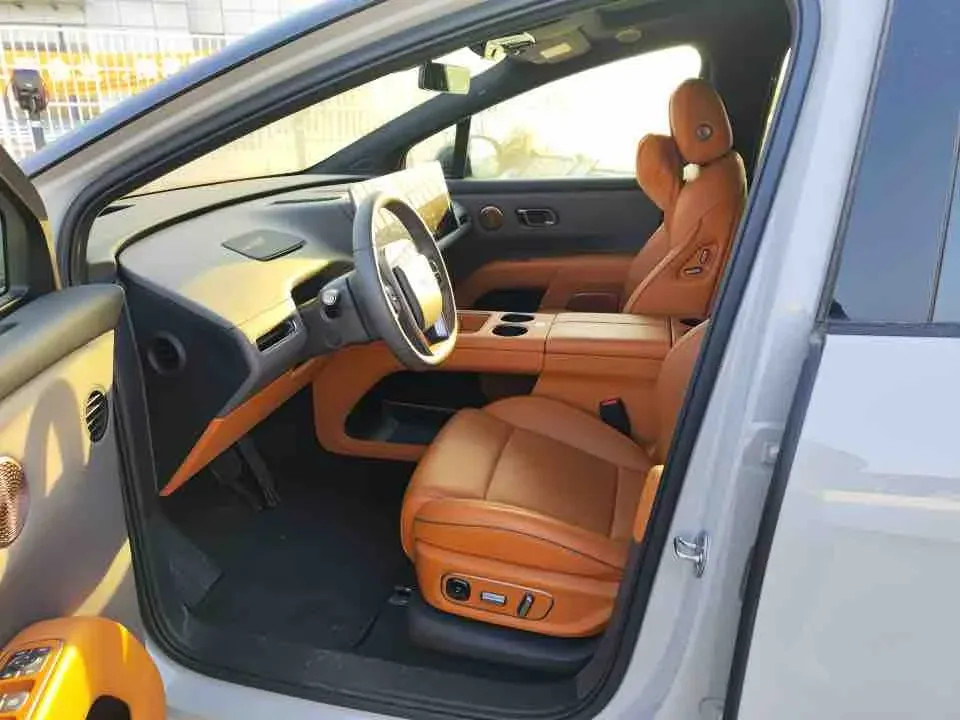 2025 Li i8 BEV,autocango,china used car exporter,china ev exporter,chinese used car exporter,chinese used ev exporter