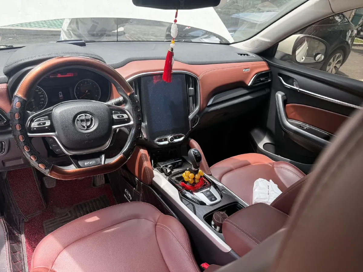 2018 Brilliance Auto V6 1.5T 150HP L4 6MT,autocango,china used car exporter,china ev exporter,chinese used car exporter,chinese used ev exporter