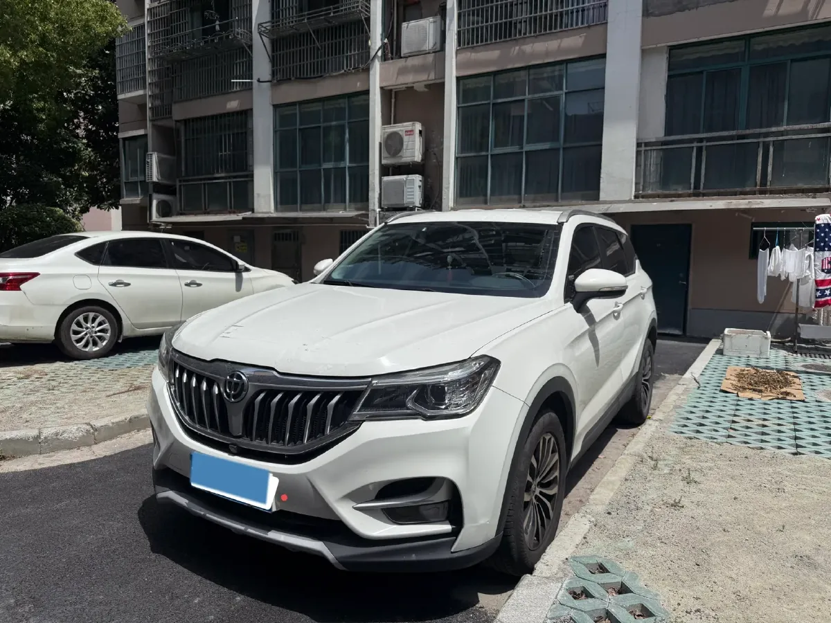 2018 Brilliance Auto V6 1.5T 150HP L4 6MT,autocango,china used car exporter,china ev exporter,chinese used car exporter,chinese used ev exporter