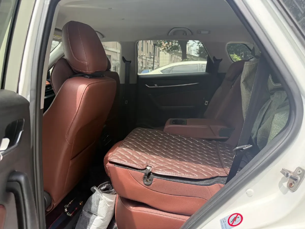 2018 Brilliance Auto V6 1.5T 150HP L4 6MT,autocango,china used car exporter,china ev exporter,chinese used car exporter,chinese used ev exporter