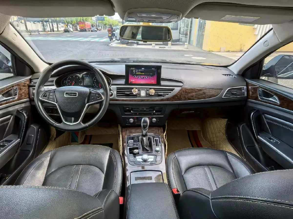 2016 Zotye Z700 1.8T 177HP L4 6DCT,autocango,china used car exporter,china ev exporter,chinese used car exporter,chinese used ev exporter