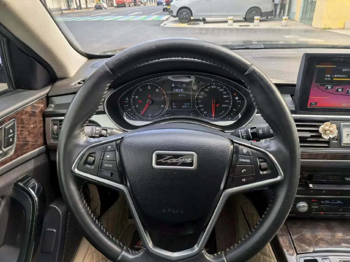 2016 Zotye Z700 1.8T 177HP L4 6DCT,autocango,china used car exporter,china ev exporter,chinese used car exporter,chinese used ev exporter