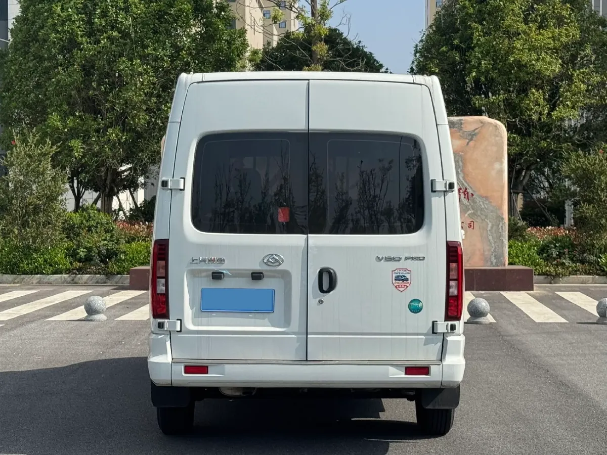 2025 MAXUS XinTu V80 2.0T 147HP L4 6MT,autocango,china used car exporter,china ev exporter,chinese used car exporter,chinese used ev exporter