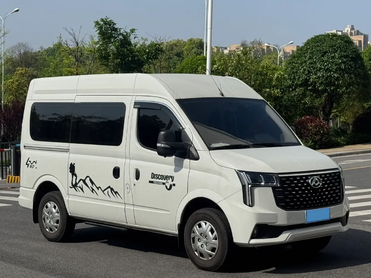 2025 MAXUS XinTu V80 2.0T 147HP L4 6MT,autocango,china used car exporter,china ev exporter,chinese used car exporter,chinese used ev exporter