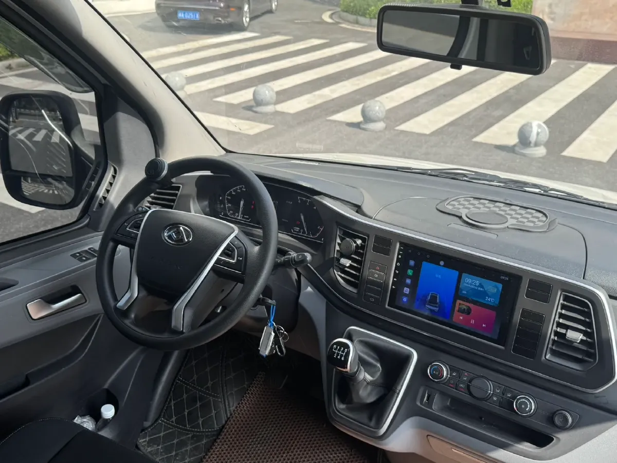 2025 MAXUS XinTu V80 2.0T 147HP L4 6MT,autocango,china used car exporter,china ev exporter,chinese used car exporter,chinese used ev exporter