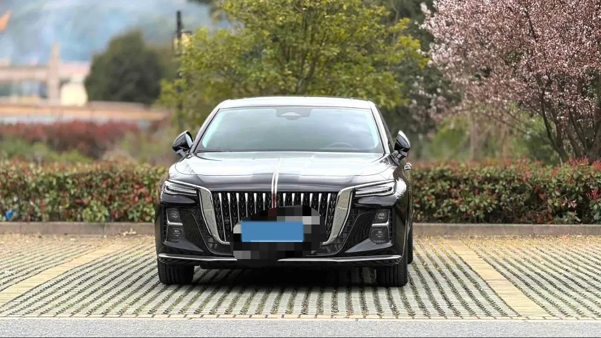 2024 HongQi H5 2.0T 224HP L4 8AT,autocango,china used car exporter,china ev exporter,chinese used car exporter,chinese used ev exporter