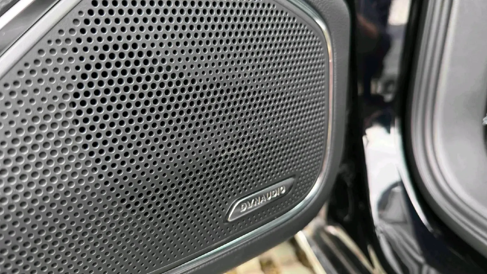 2024 HongQi H5 2.0T 224HP L4 8AT,autocango,china used car exporter,china ev exporter,chinese used car exporter,chinese used ev exporter