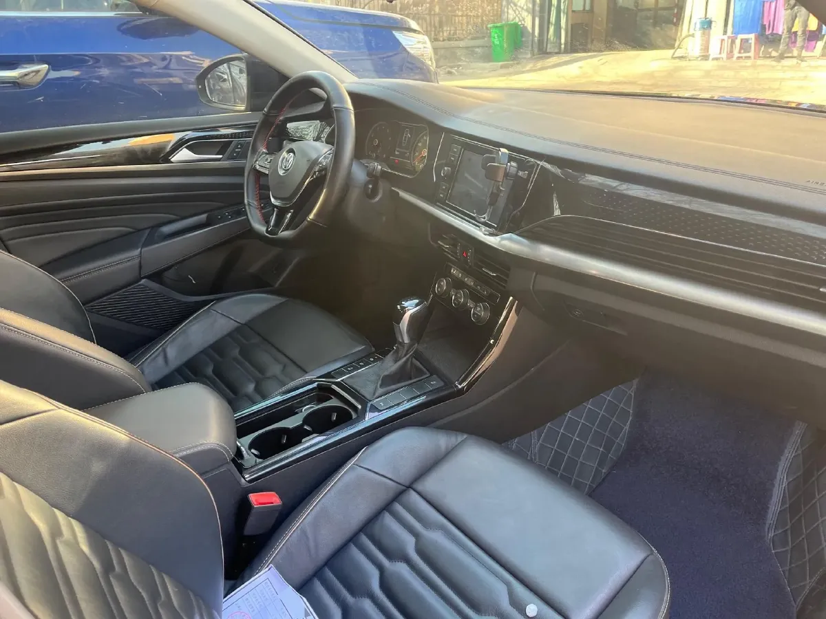 2019 Volvo V40 1.5T 152HP L4 6AT,autocango,china used car exporter,china ev exporter,chinese used car exporter,chinese used ev exporter